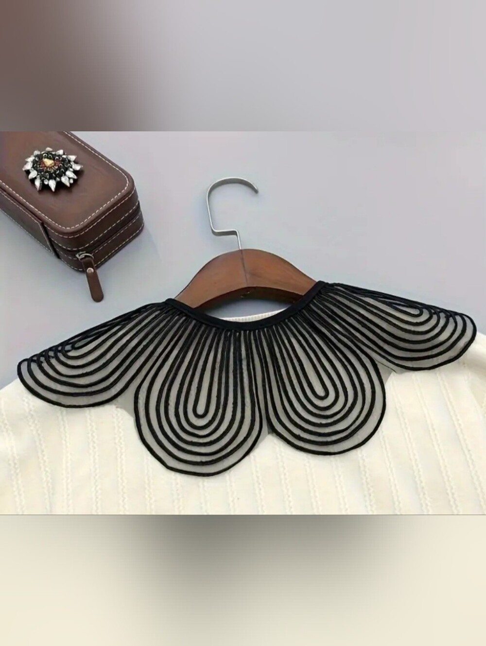 Black Elegant Collar